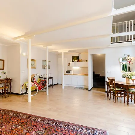 アパート Joivy Superb Flat Near Christopher Columbus' House ジェノヴァ