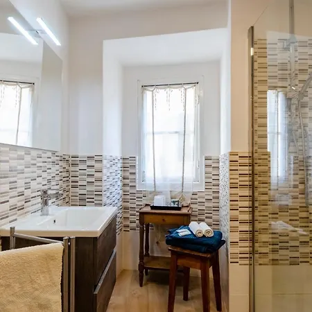 Joivy Superb Flat Near Christopher Columbus' House ジェノヴァ