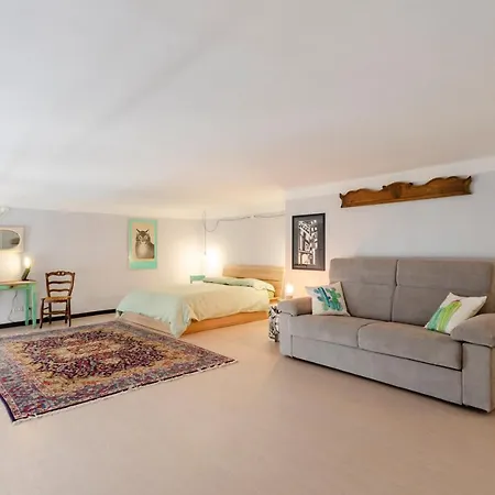 شقة Joivy Superb Flat Near Christopher Columbus' House
